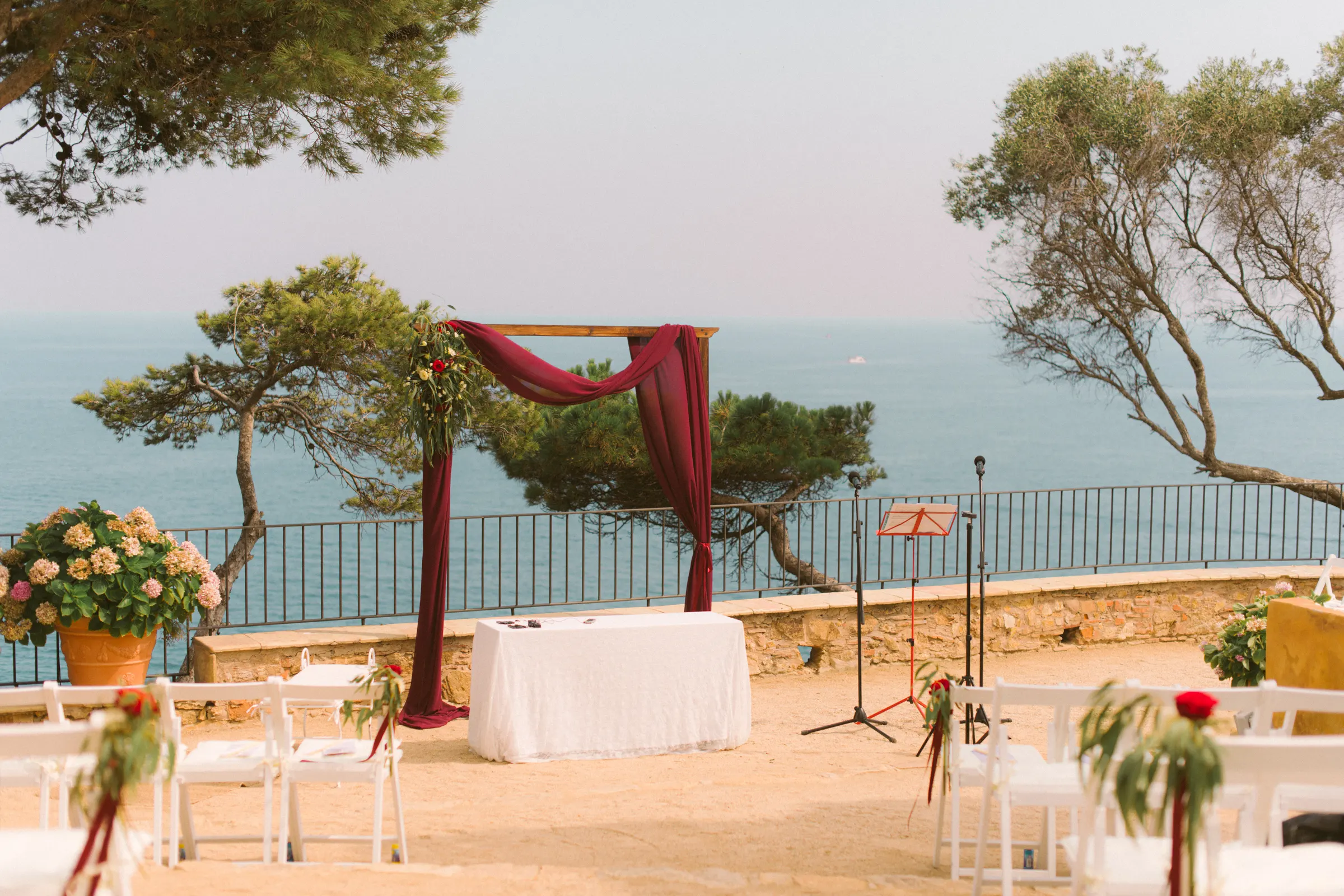 Sara and Kieran's Sant Pere del Bosc wedding in Spain