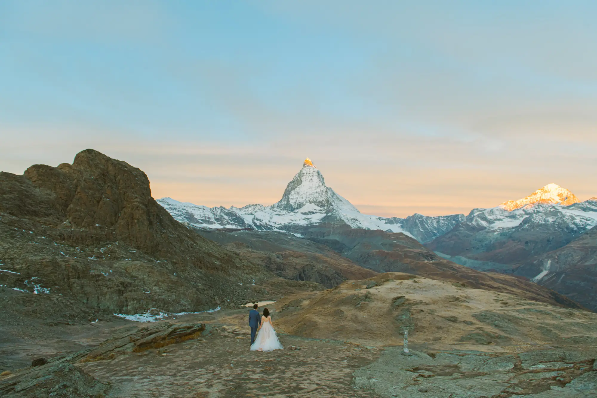 Switzerland pre-wedding photography: Matterhorn wedding