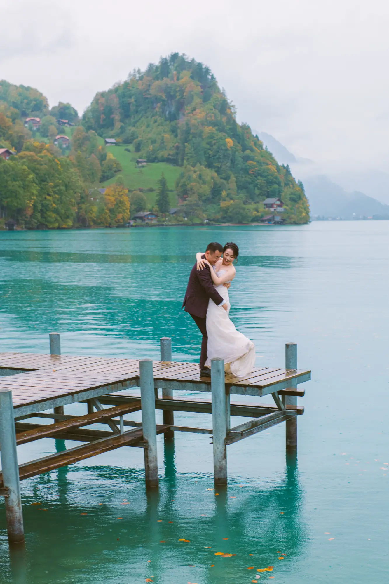 Switzerland pre-wedding photography: Thunesee pre wedding photographer