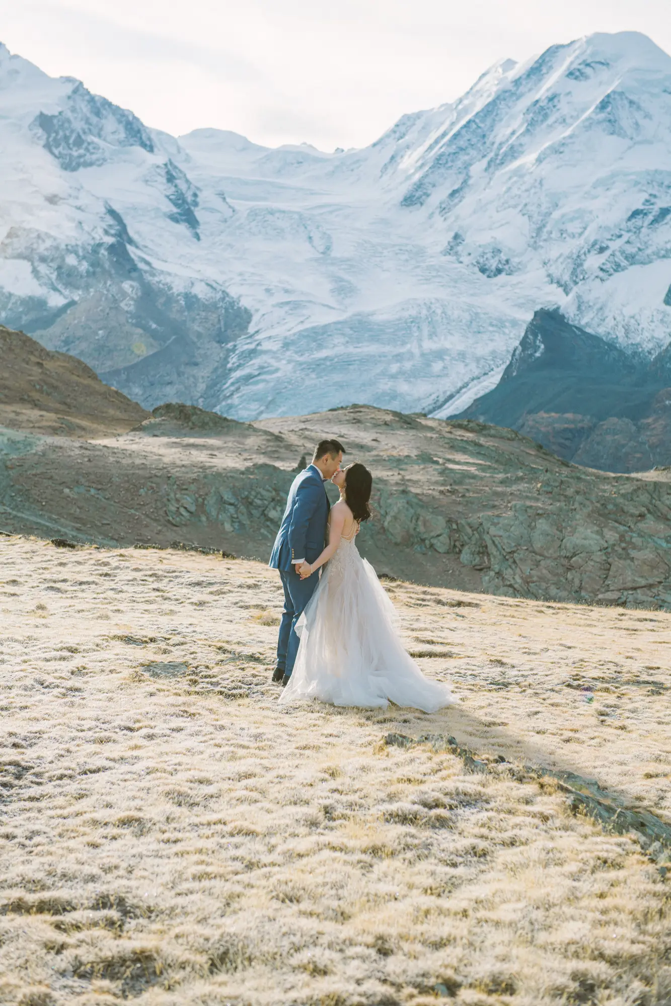 Switzerland pre-wedding photography: Unseen pre wedding photo ideas