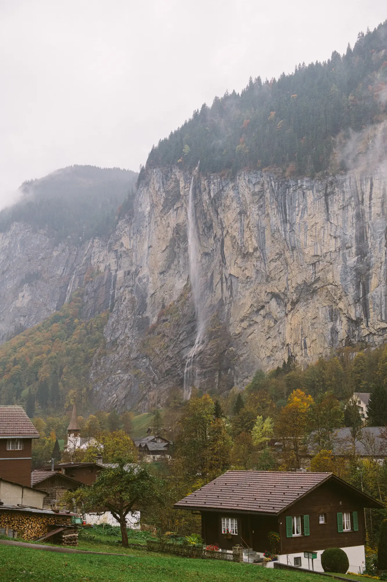 Switzerland pre-wedding photography: unique pre wedding locations