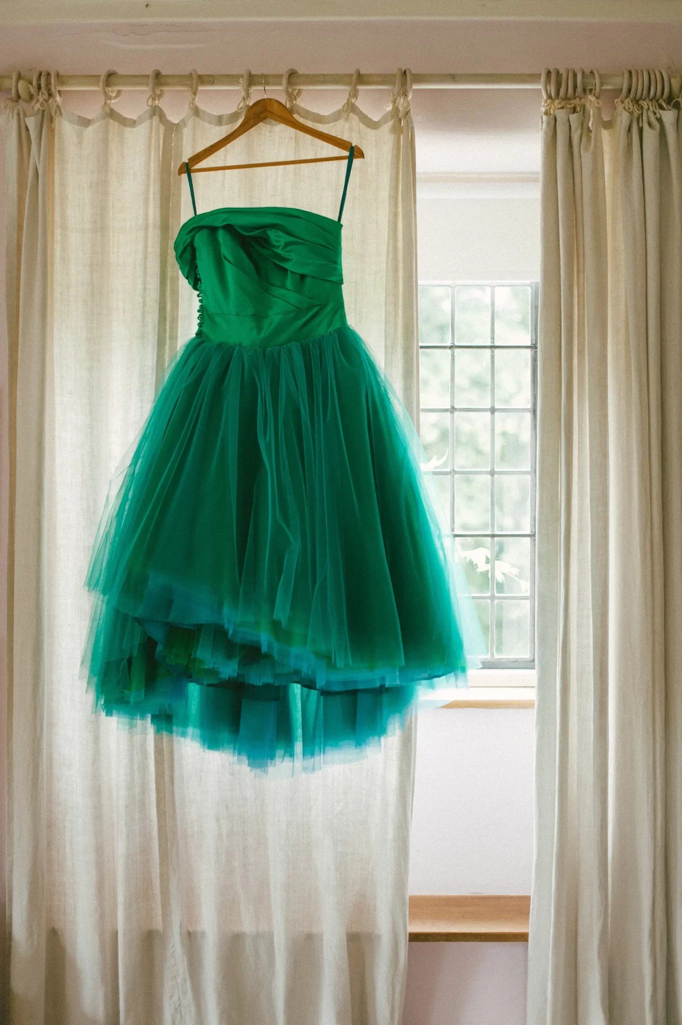 Tess and Jodi’s Voewood House wedding, photograph 29 by Janis Ratnieks