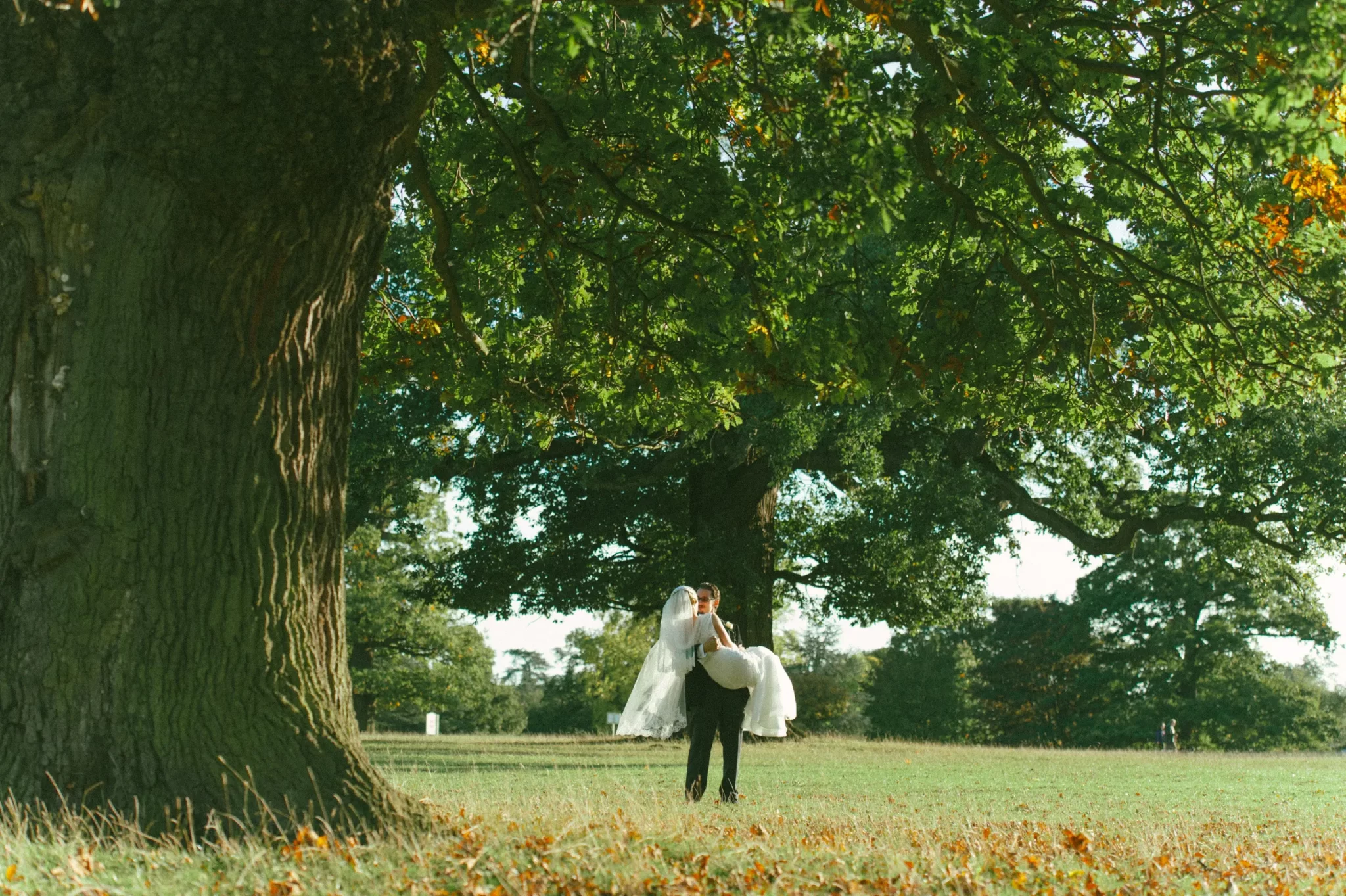 Danny and Shonagh’s Woburn Sculpture Gallery wedding, photograph 71 by Janis Ratnieks