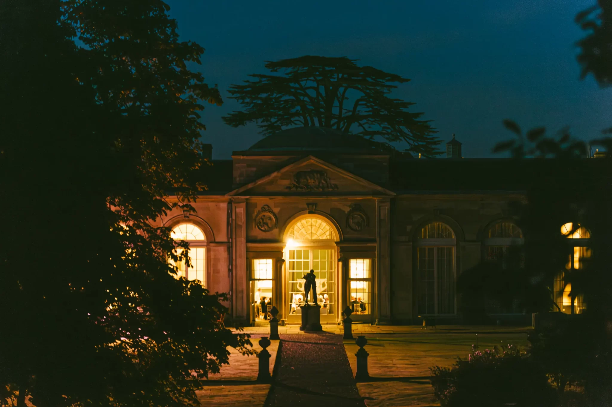Danny and Shonagh’s Woburn Sculpture Gallery wedding, photograph 120 by Janis Ratnieks