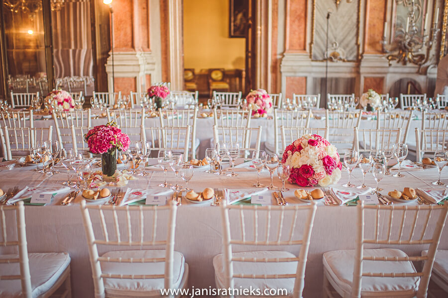 white table cloth