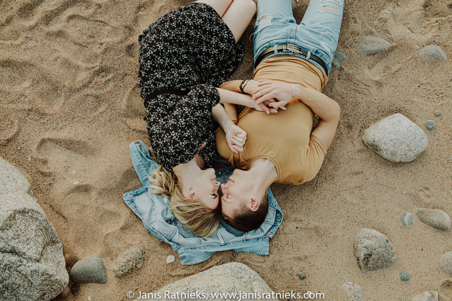 beach couples