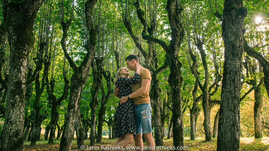 trendy engagement photoshoot in park