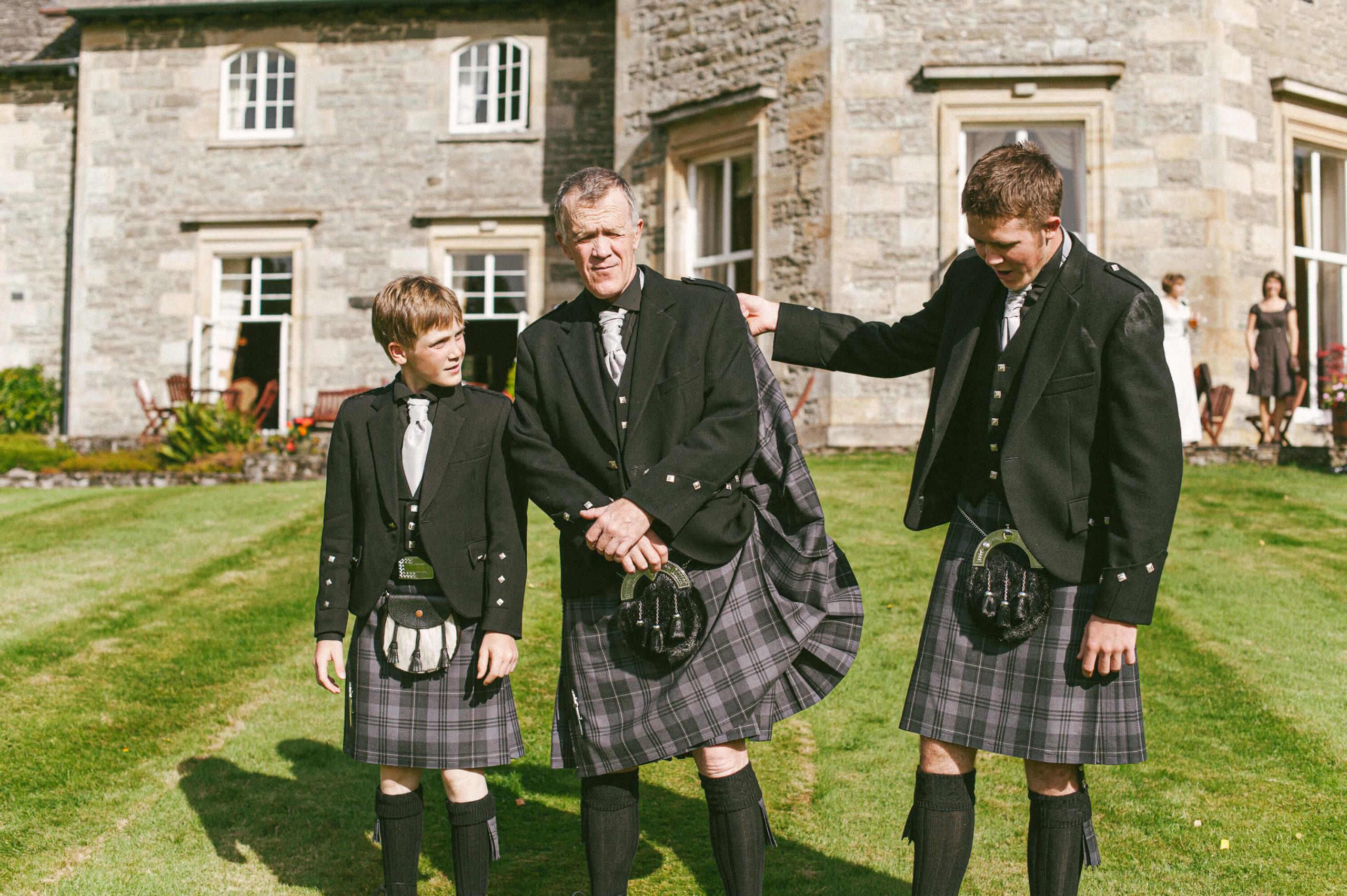 funny Scotland wedding photos