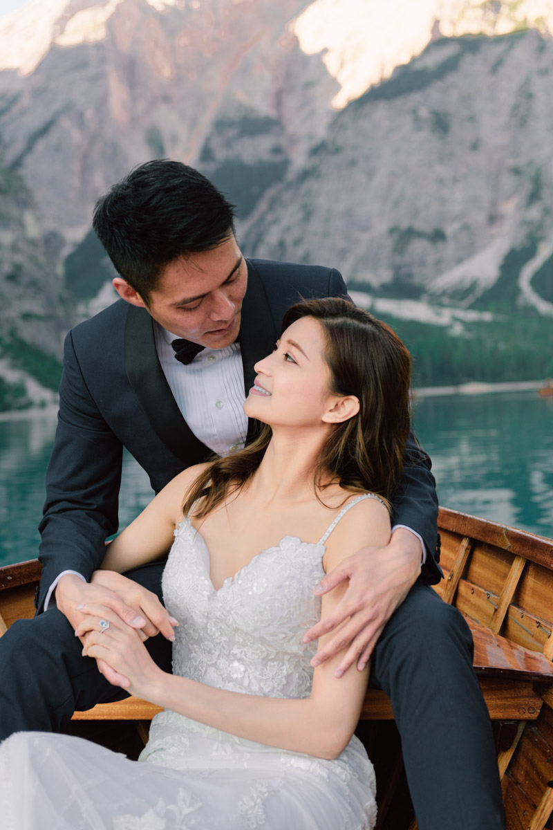 Lago-di-Braies-Wedding-Photographer-Asian-Couple