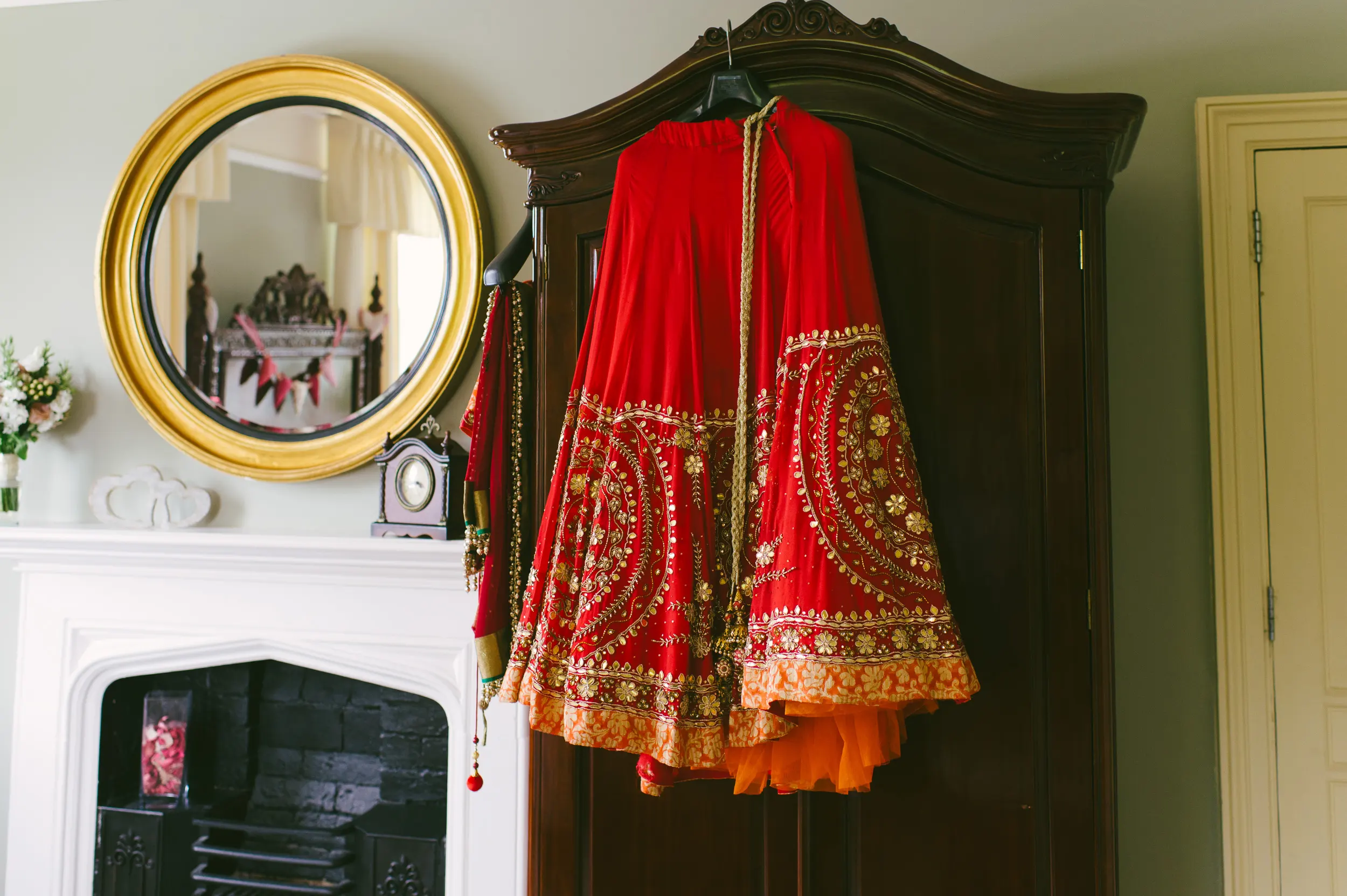 Wedding guests in vibrant attire, Indian wedding photographer