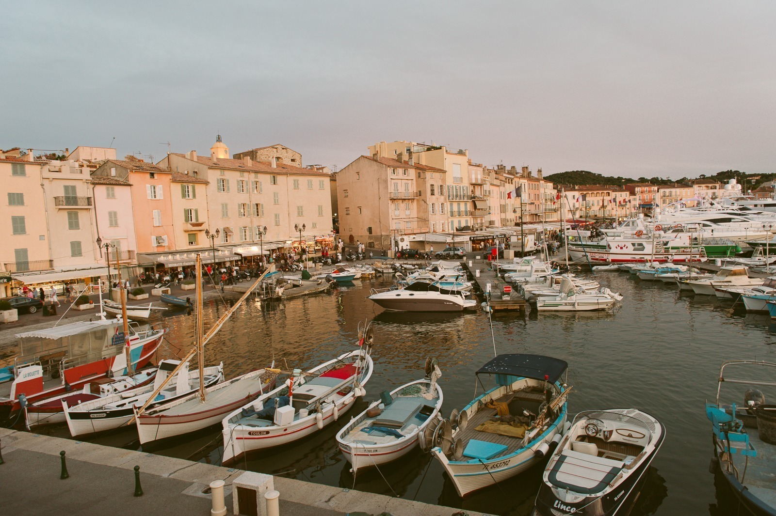 Outdoor wedding reception in Saint-Tropez with long tables