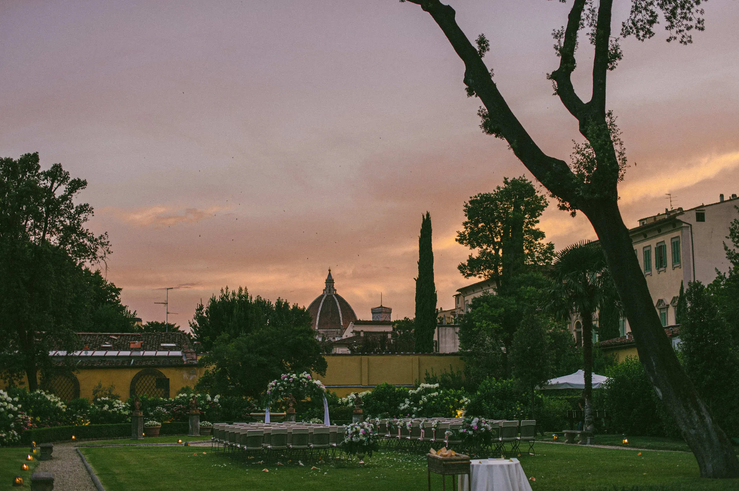 Wedding portraits in the gardens of Four Seasons Florence